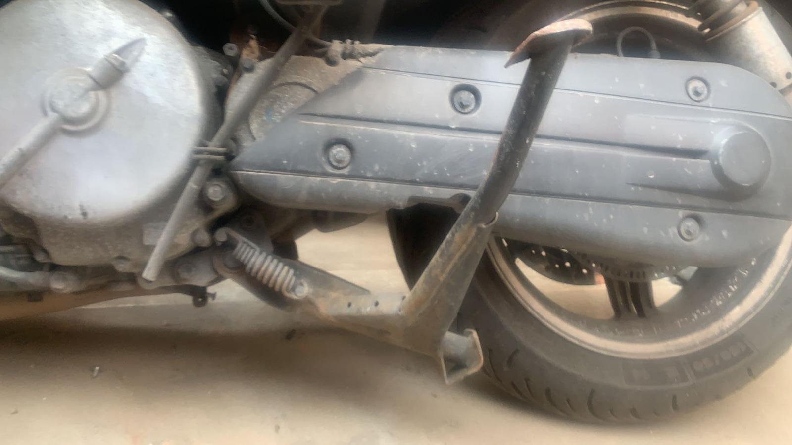 Caballete central Burgman 650 + sensor