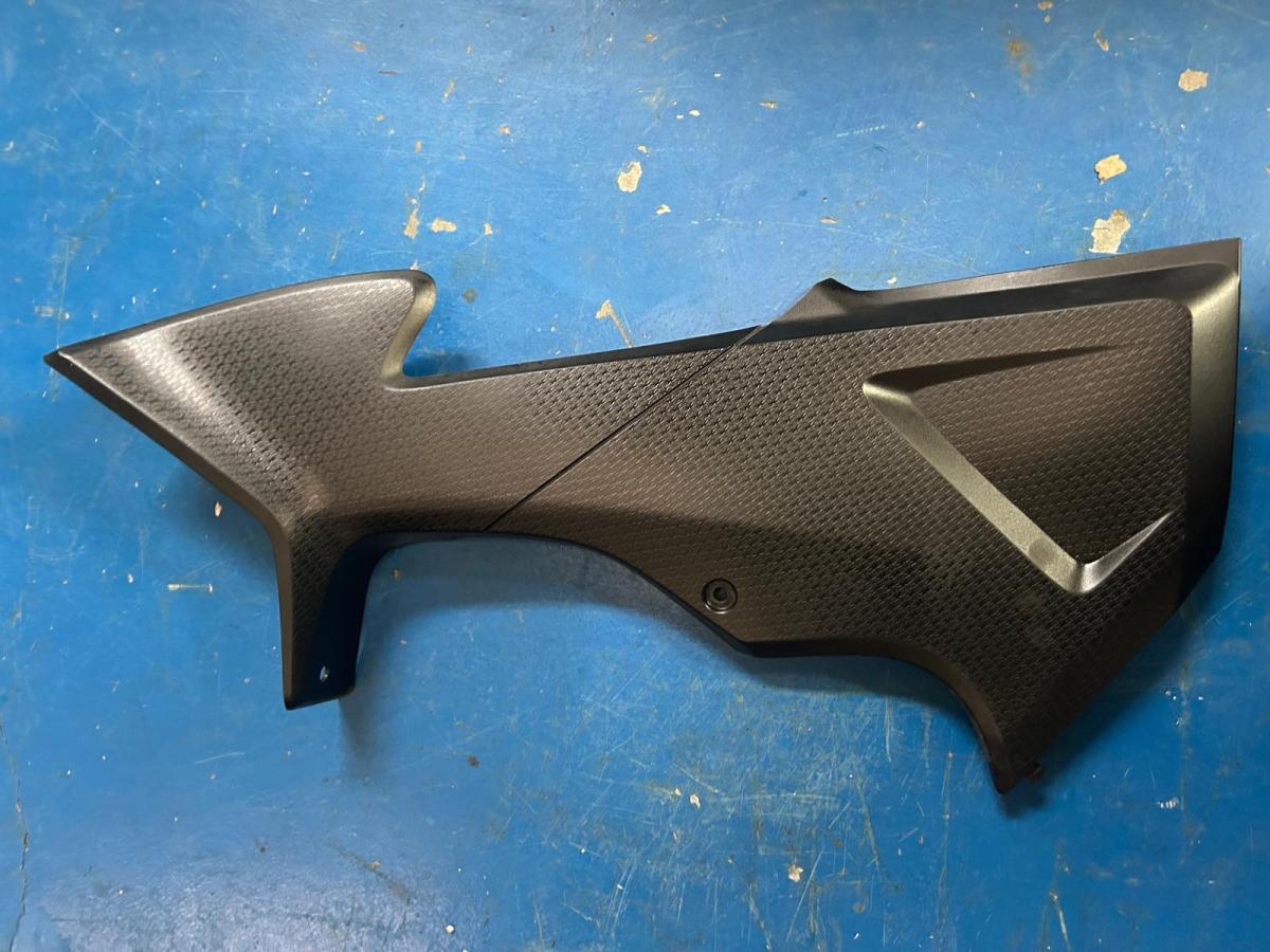 Cubierta lateral CB 500 X 203-2015 izquierda