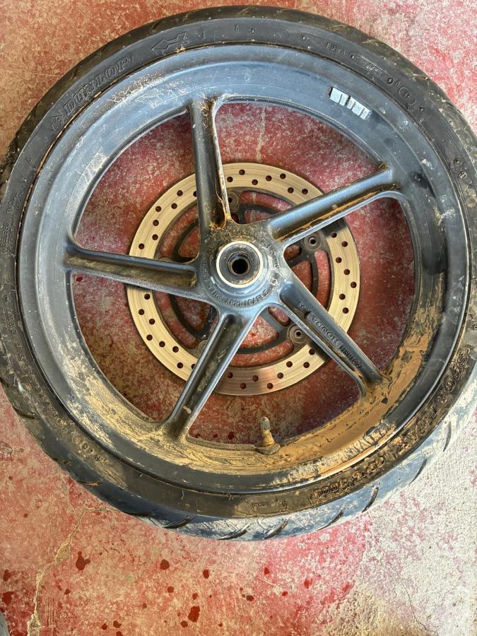 Llanta delantera de Honda VTR 250 2009 (VTR250 PGMFI)