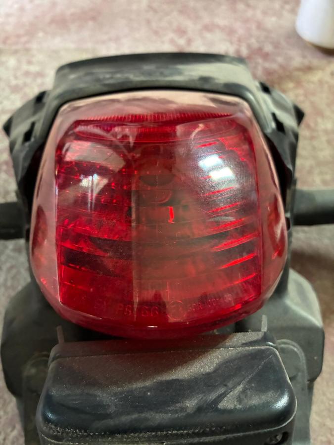 Piloto trasero de Honda VTR 250 2009 (VTR250 PGMFI)