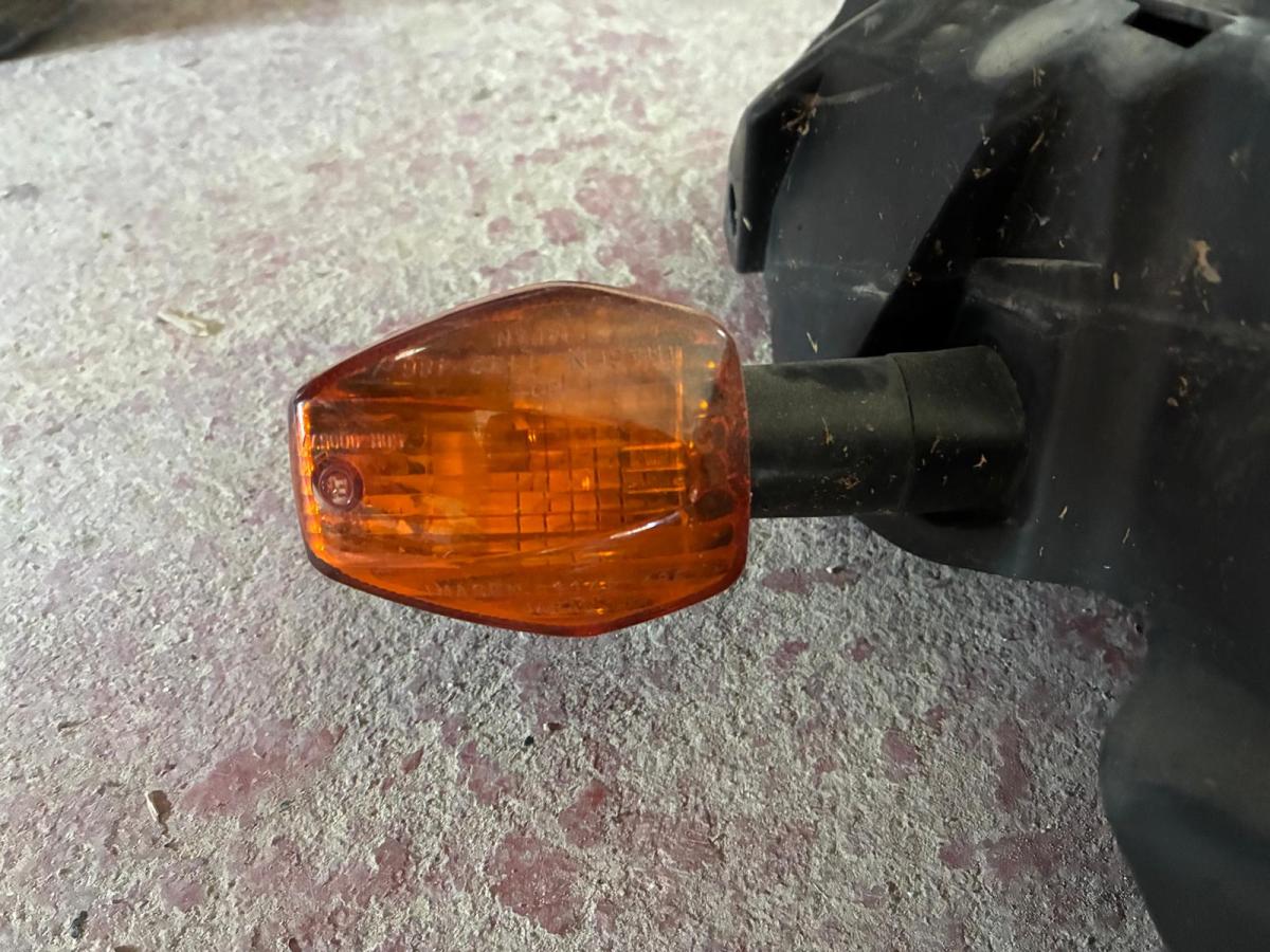 Intermitente trasero izquierdo de Honda VTR 250 2009 (VTR250 PGMFI)