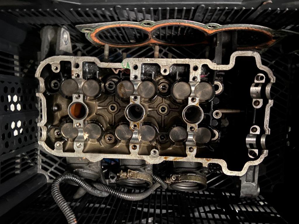 Culata Triumph Sprint RS 955 i