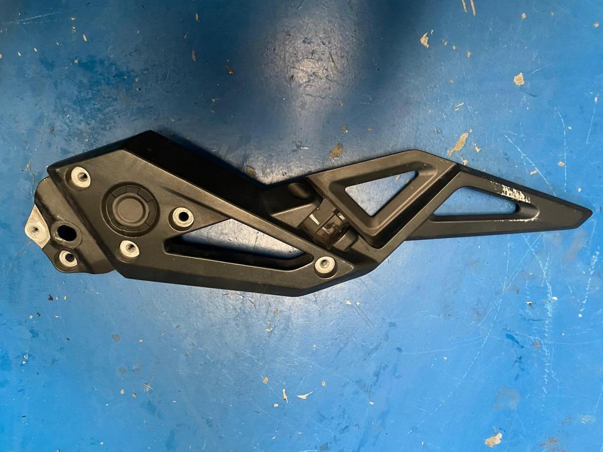 Soporte estribera XAdv 750 2017-2020