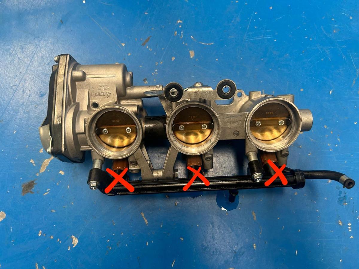 Cuerpo admision Turismo Veloce 800 Mikuni