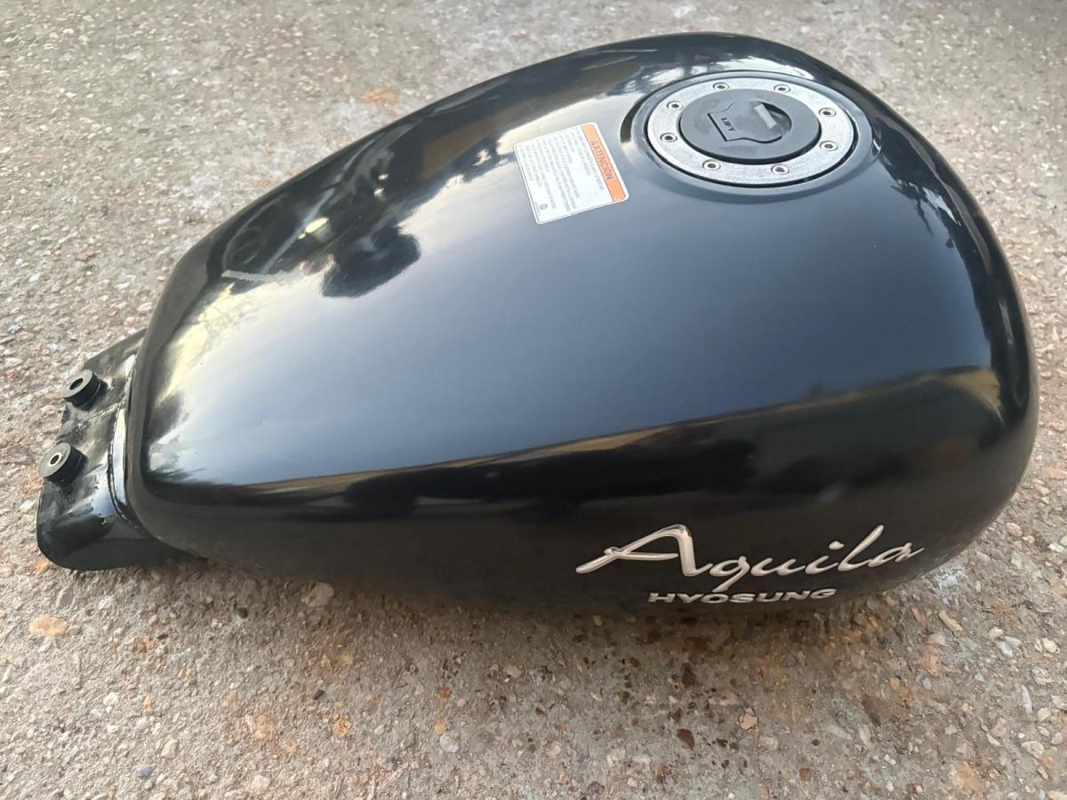 Deposito Aquila 250 inyeccion bomba exterior