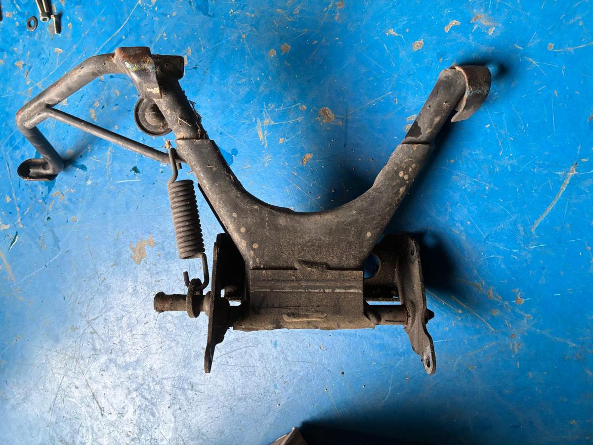Caballete Peugeot Satelis 125