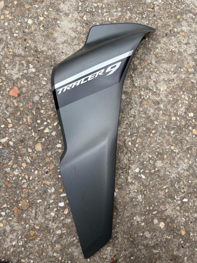 Lateral izquierdo Tracer 9 Yamaha carenado