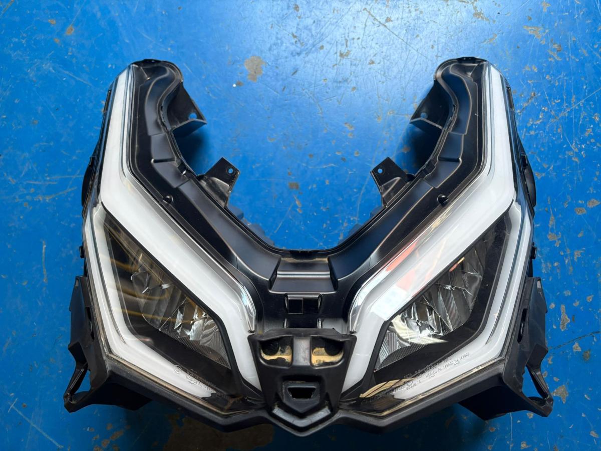 Faro Forza 125 350 delantero