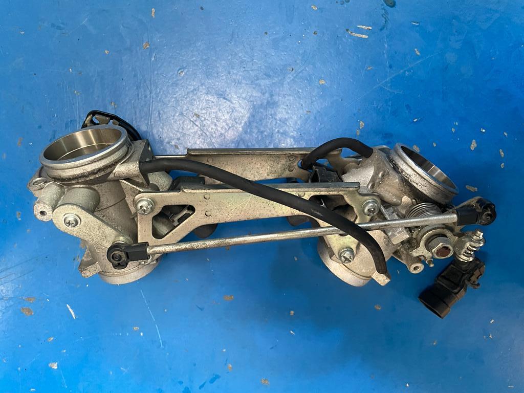 Cuerpo admision Aquila 650