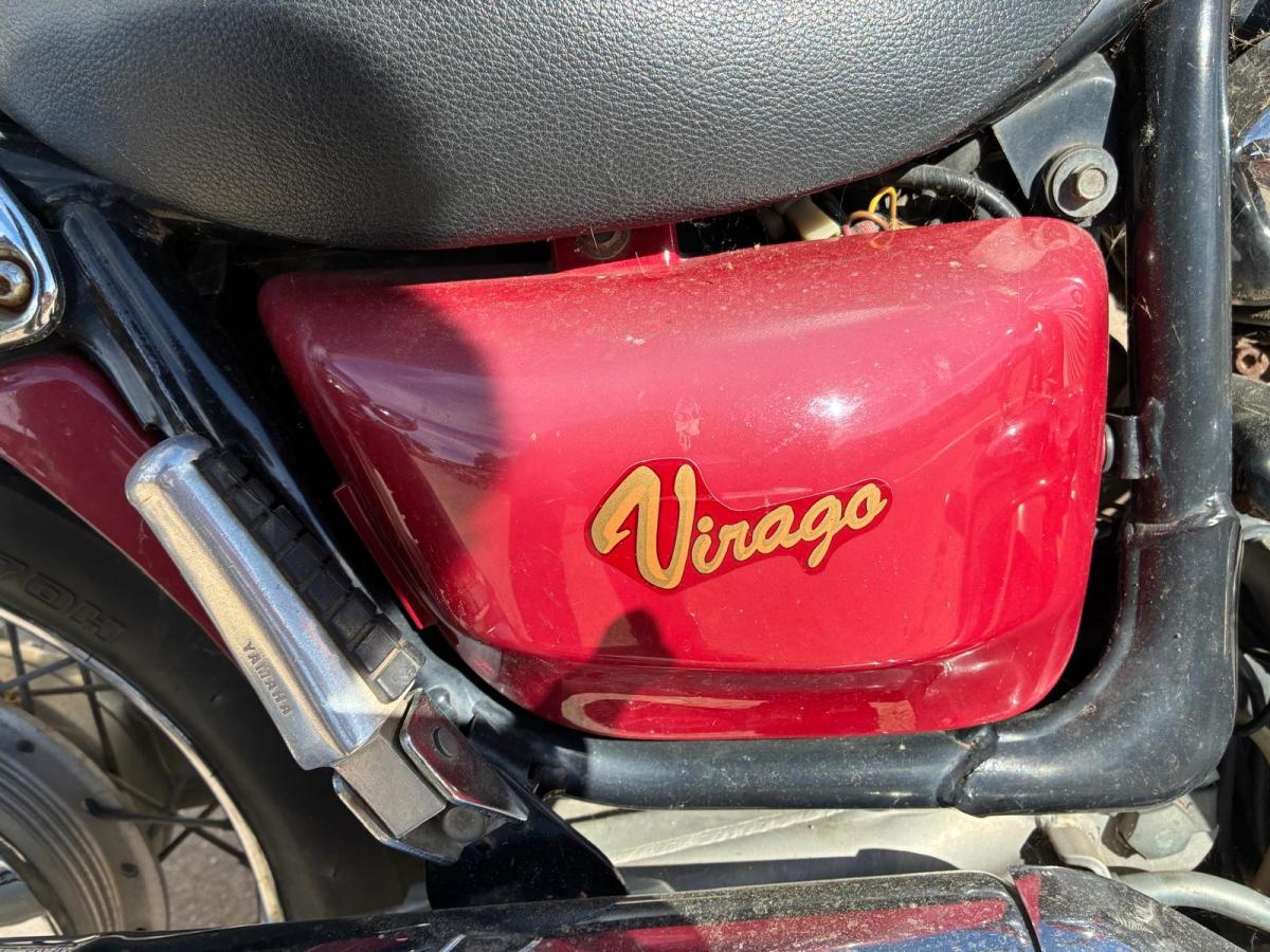 Tapa lateral medio derecha Yamaha Virago 535 XV (XV535)