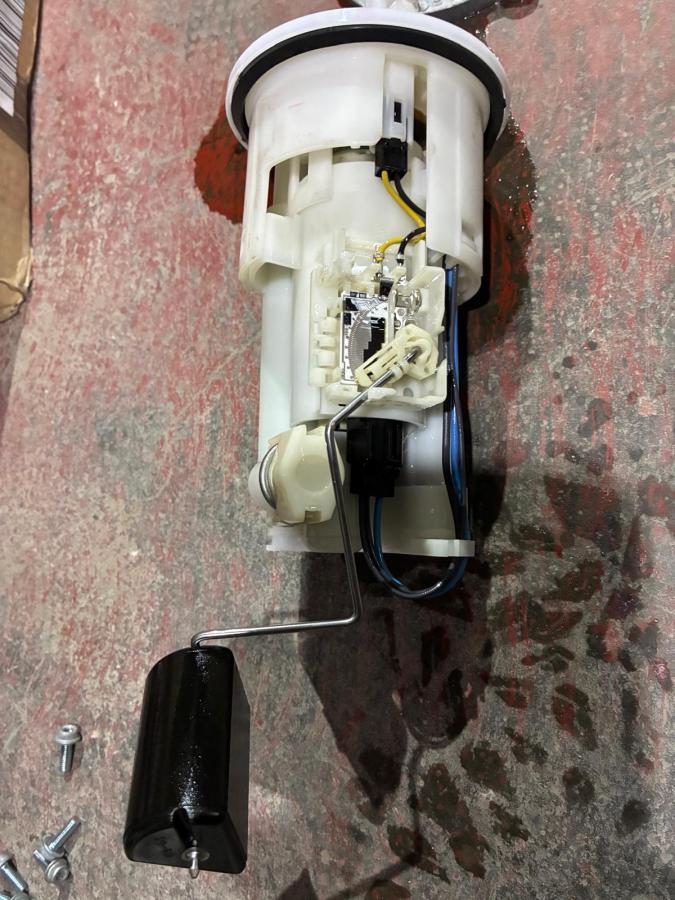 31127 XJ6 BOMBA GAS  (1)