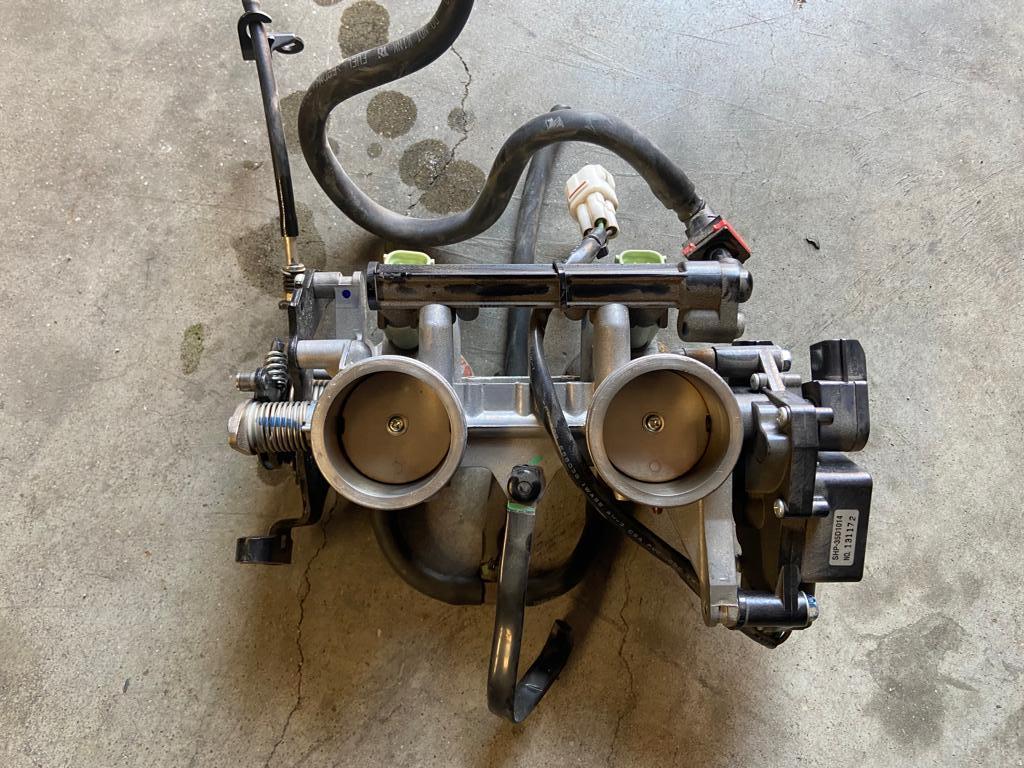 Cuerpo admision Z 650 Ninja 650 inyeccion