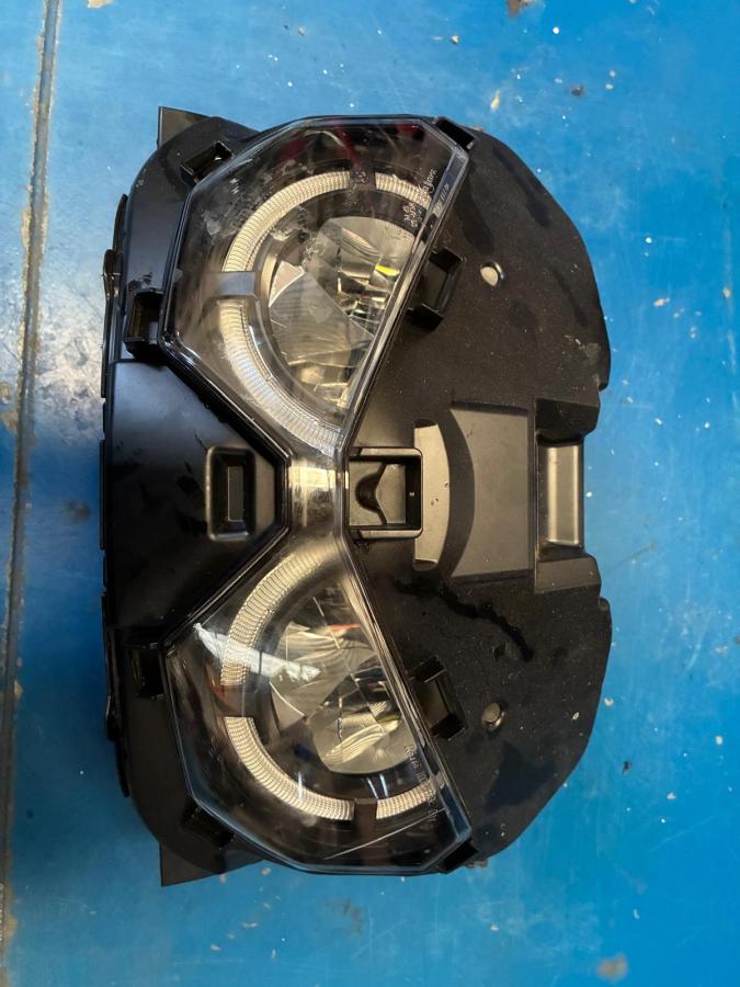 Faro delantero Honda Africa Twin 1100 2024-2025