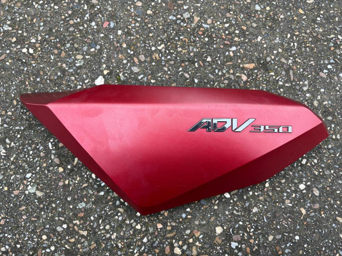 Colin izquierdo Adv 350 cacha DESPERFECTO