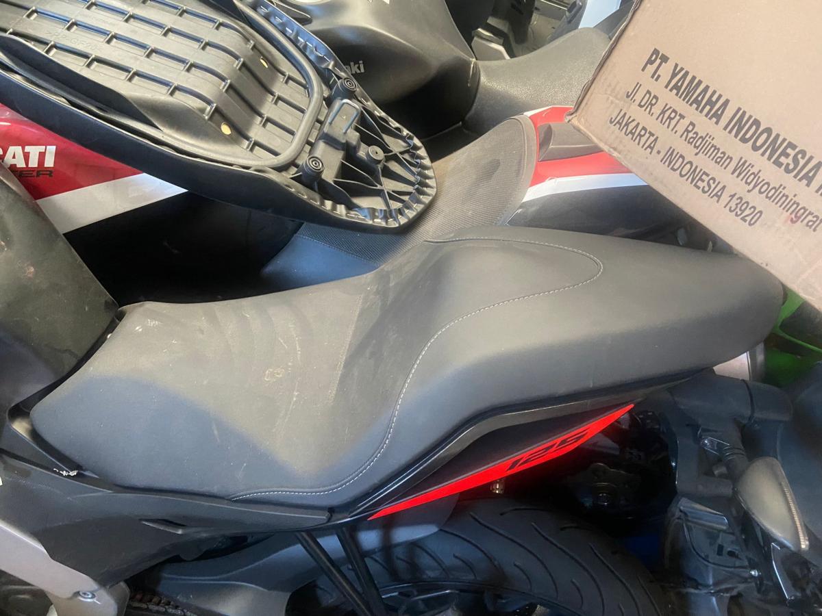 Asiento DESPERFECTO Aprilia Tuono 2020-2022