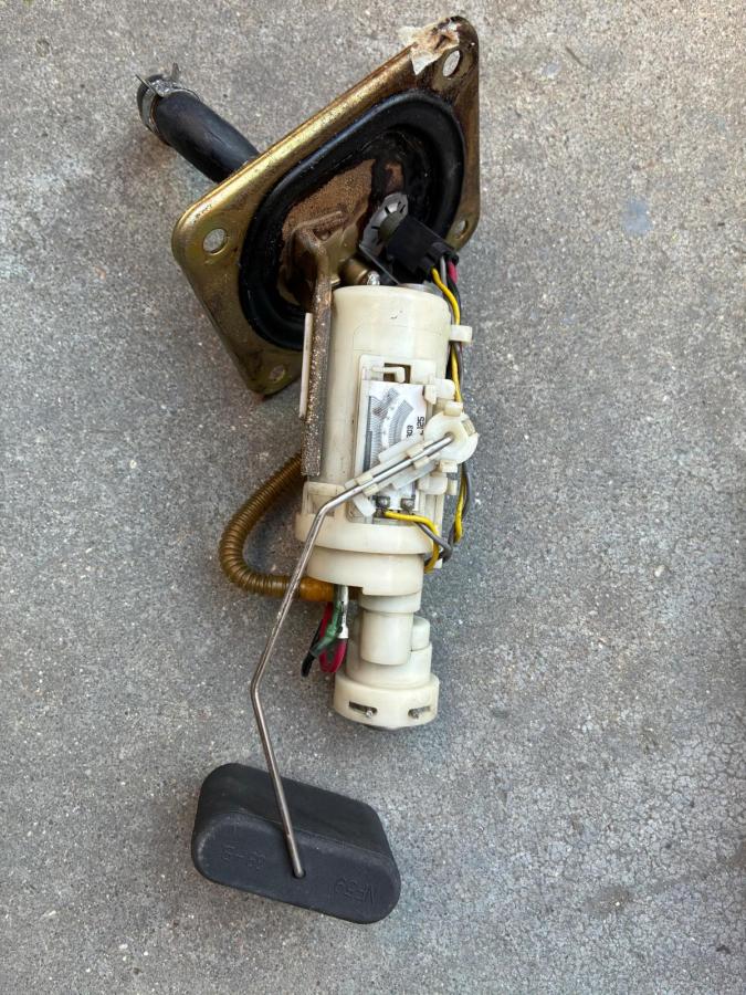 Bomba gasolina Daelim Daystar 125