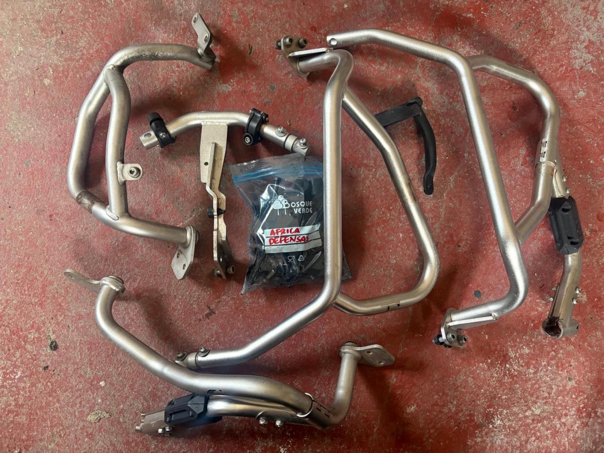 Defensas Africa Twin 1000 CRF delanteras Honda