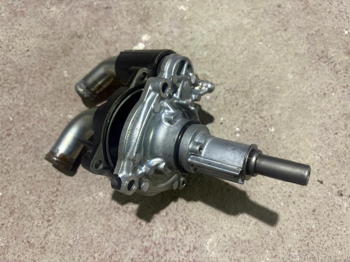 Bomba agua CBR 650 R 2021