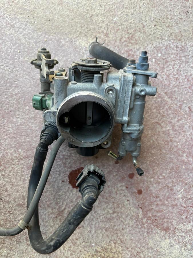 Cuerpo admision XT 660 R aceleracion Mikuni
