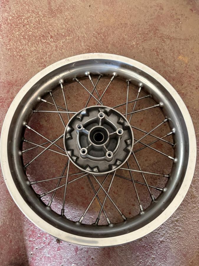 Llanta trasera Bonneville 17X3.50