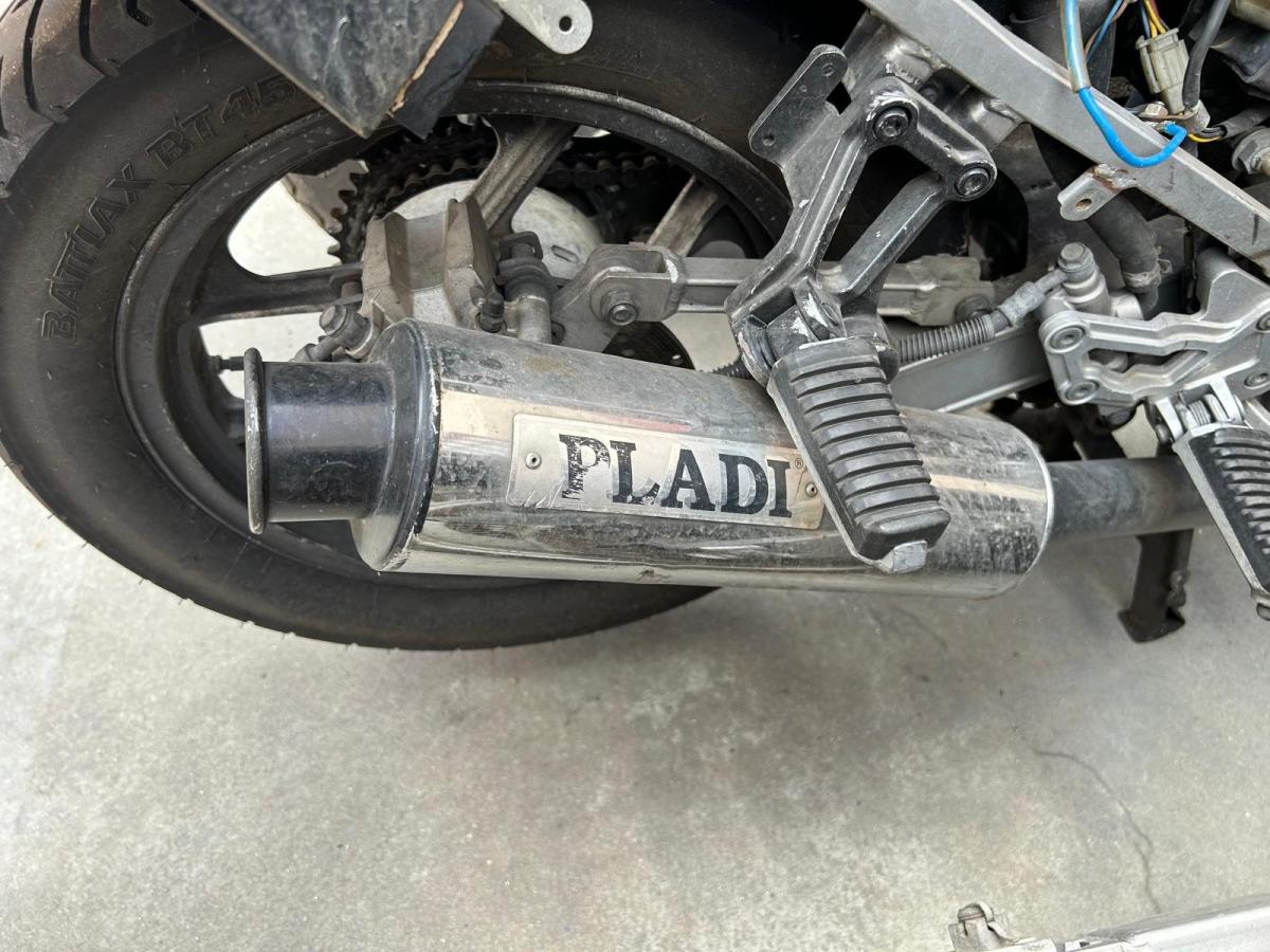 Silencioso escape GPZ 600 R Pladi