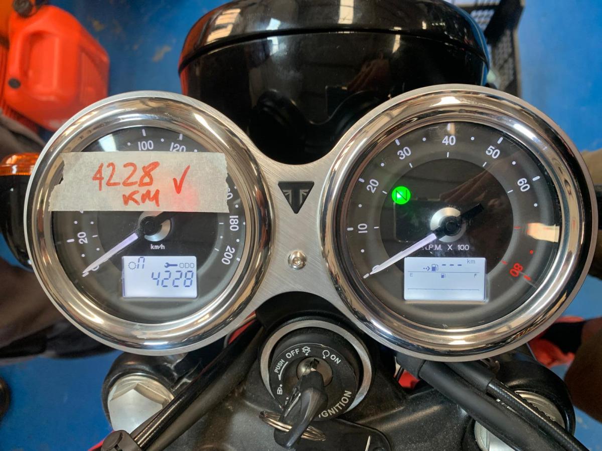 Velocimetro Bonneville 4228 Km tacometro