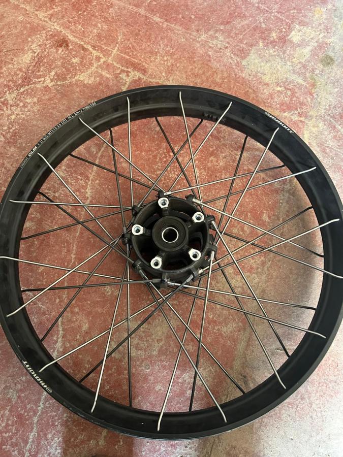 Llanta delantera Tiger 900 Rally Pro 21x2.15