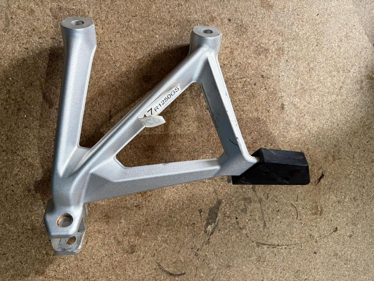 Soporte estribera trasero R 1250 GS izquierdo BMW