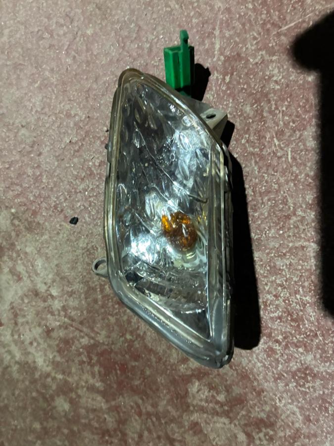 Intermitente delantero derecho Yamaha XMax 125 2006-2009