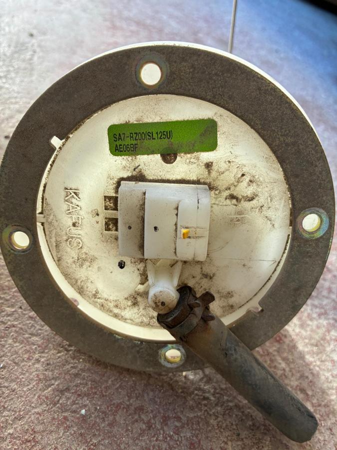 Bomba gasolina Daelim Steezer 125