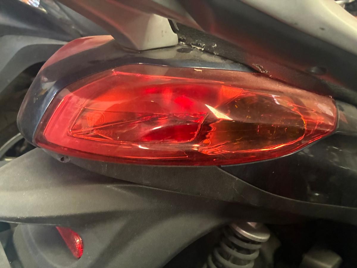 Piloto trasero derecho Piaggio  Medley 125 IGET 2016-2019