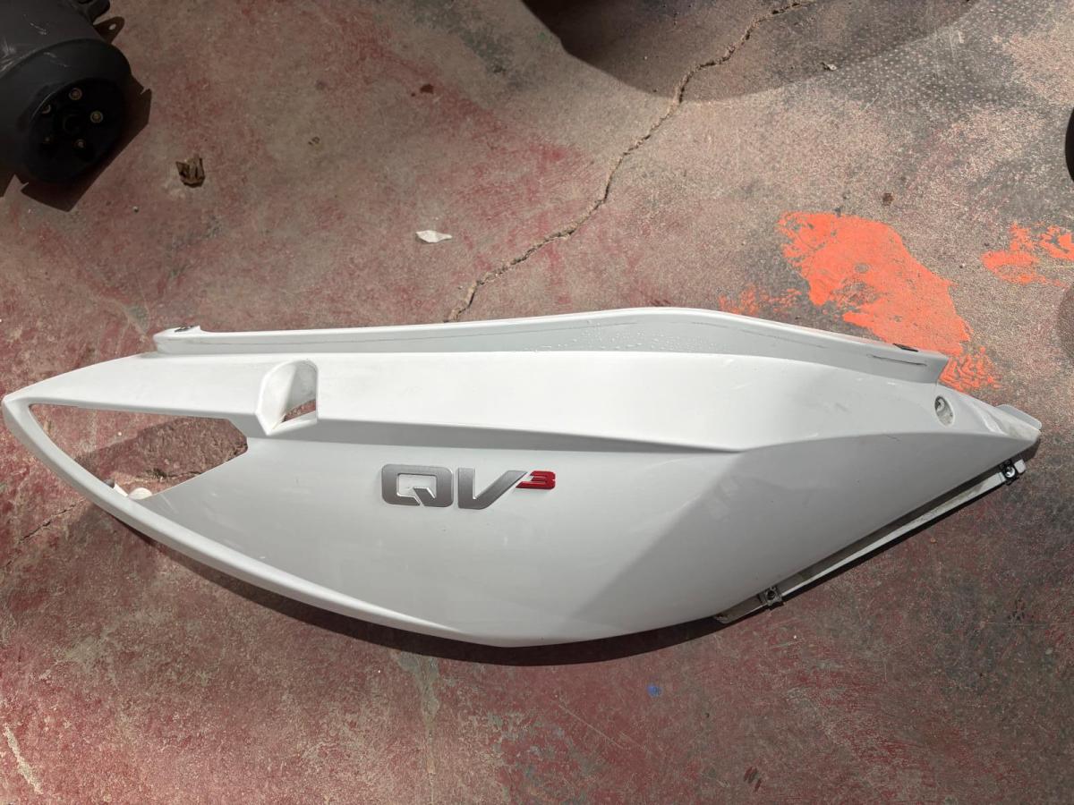 Colin derecho QV3 350 cacha trasera