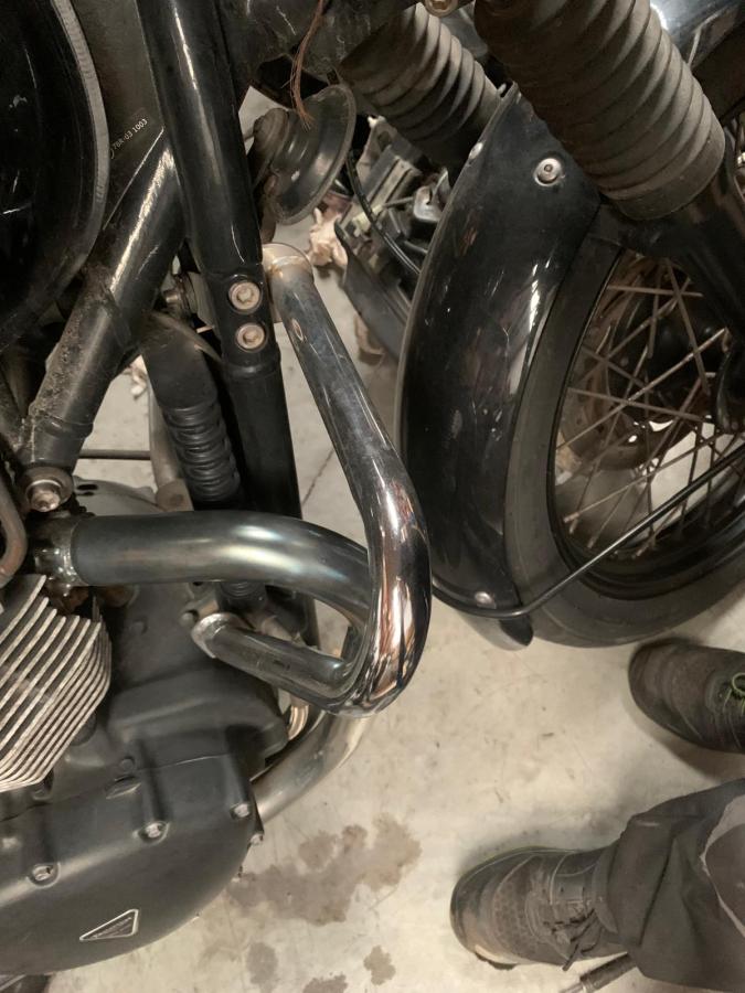 Defensa R Triumph Bonneville