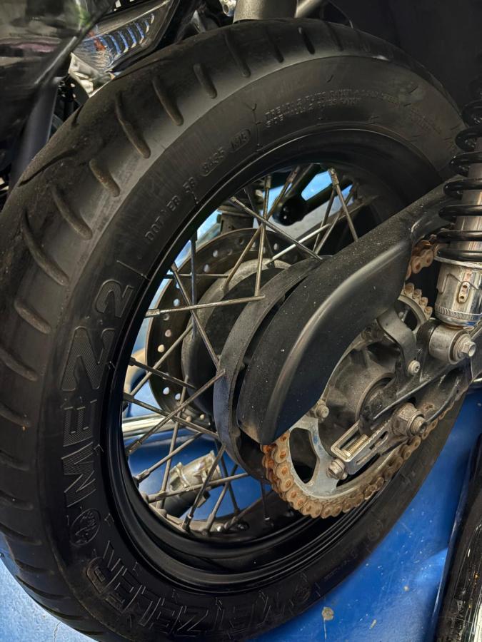Llanta trasera Bonneville Black rueda