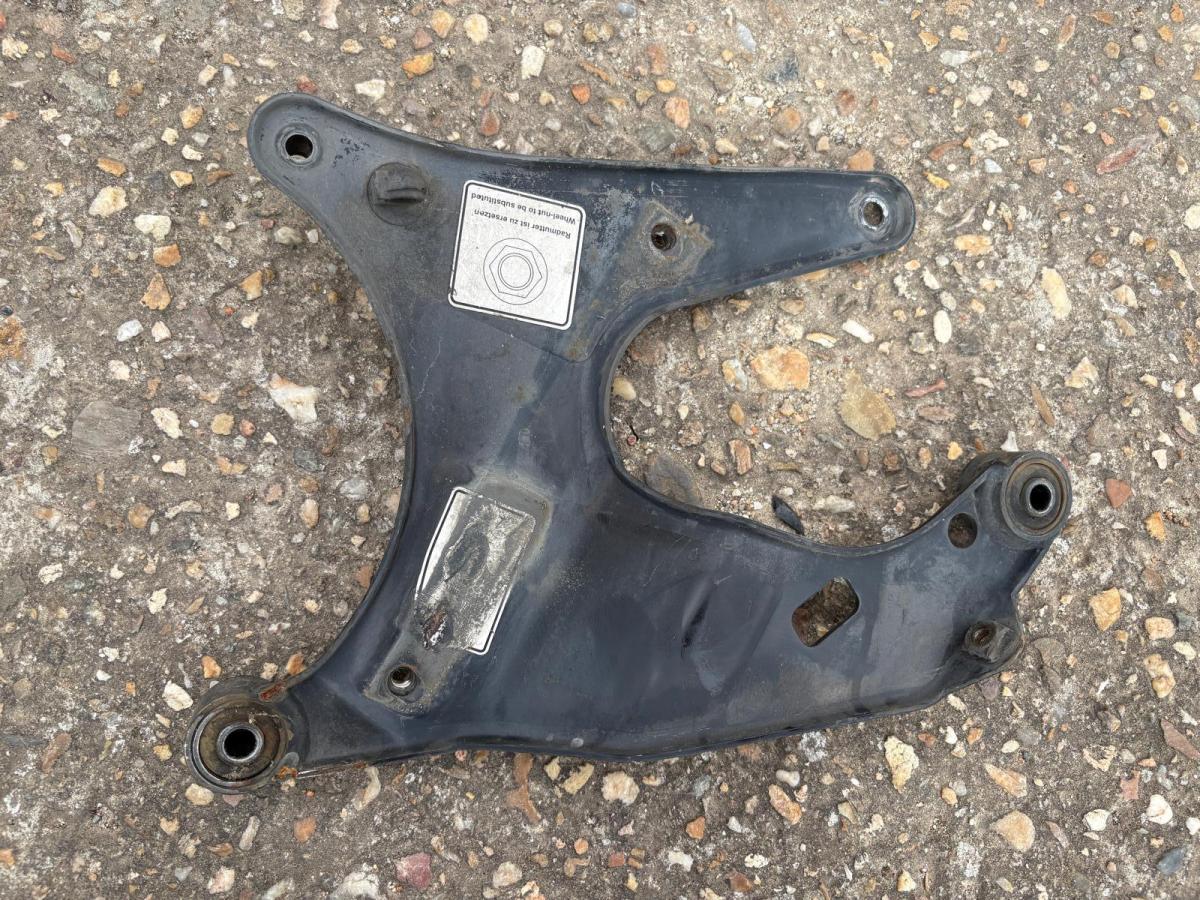 Soporte escape BMW C1 125 200 basculante