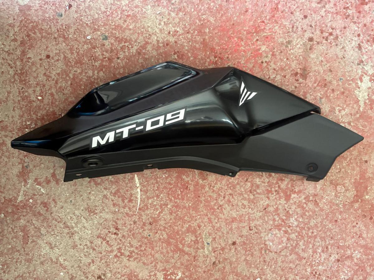 Colin izquierdo MT 09 2025 SP Yamaha cubierta lateral