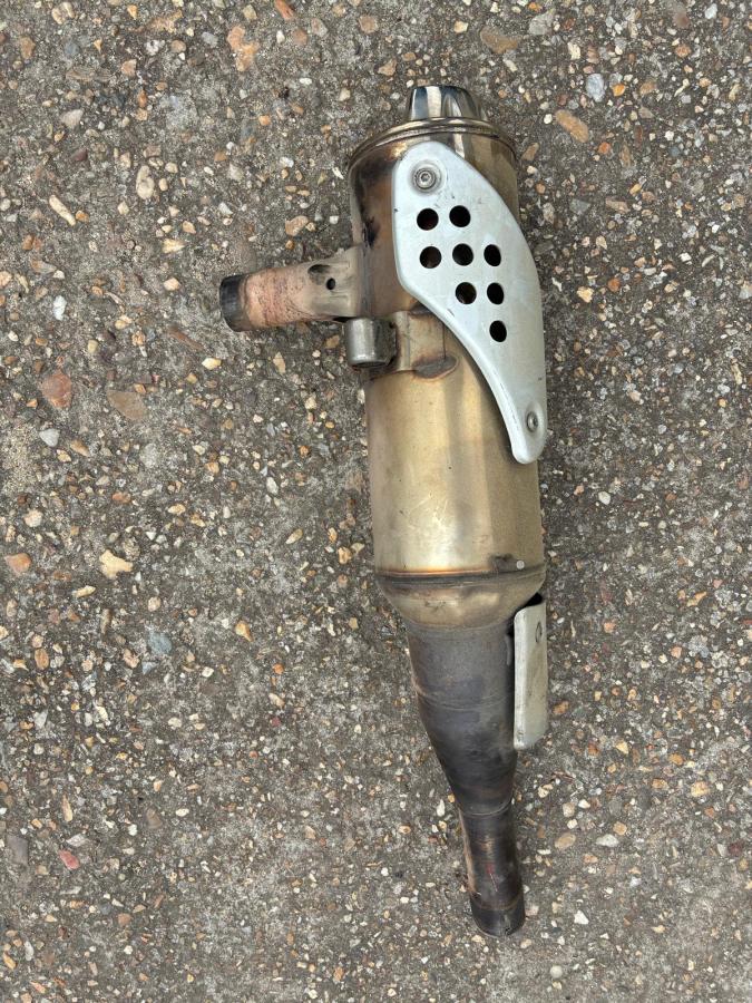 Silencioso izquierdo de BMW F 650 GS 2004-2005 (F650GS 04)