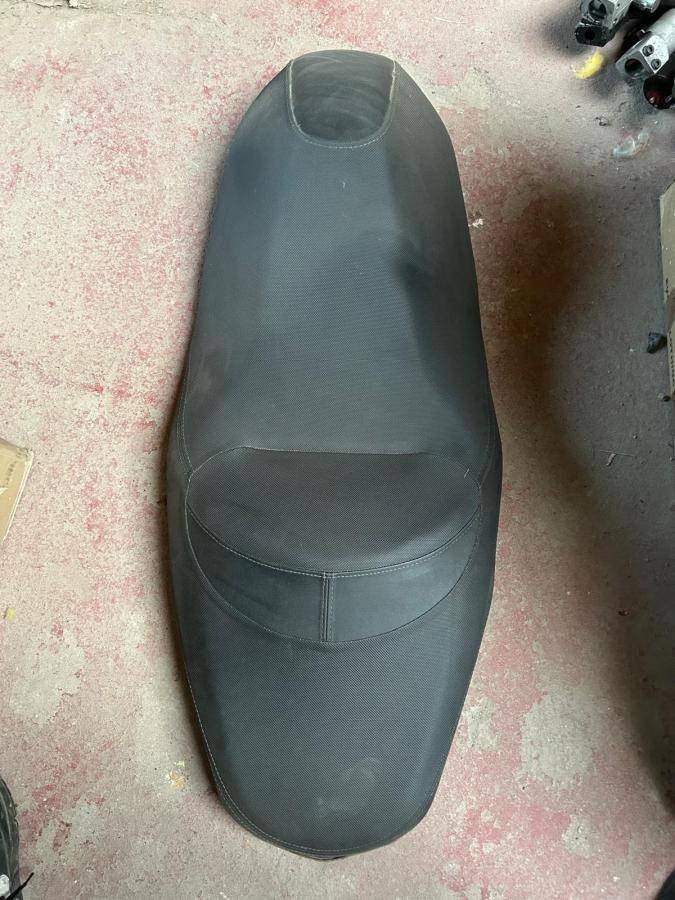 Asiento Xmax 125 300 400 2017-2022 codigo B74