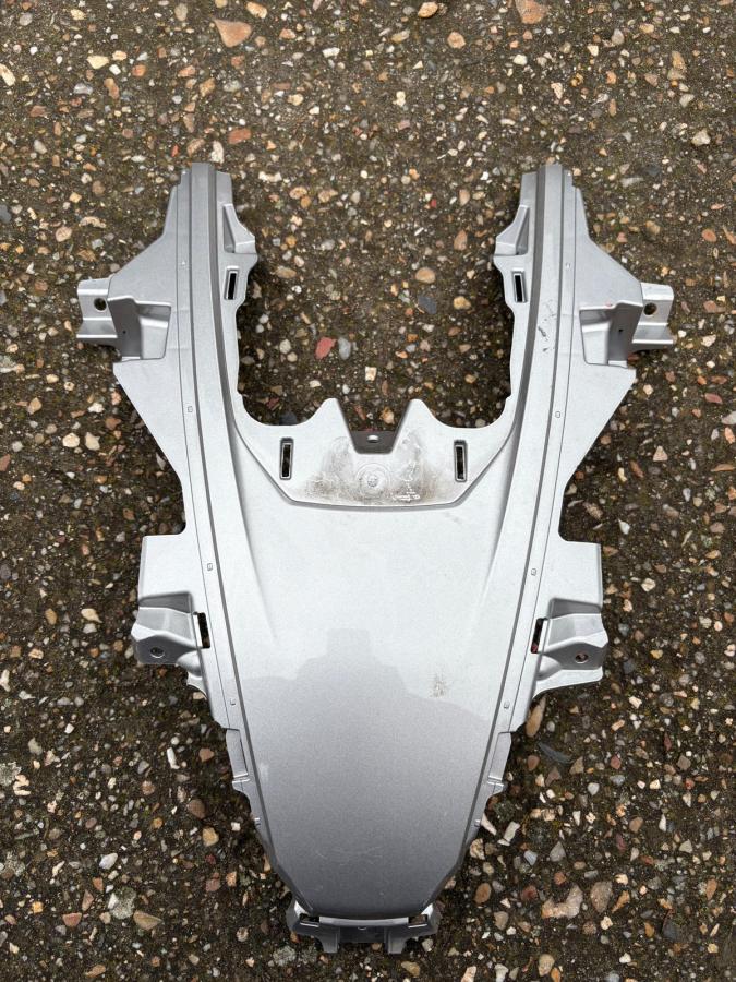Cubierta superior ADV 350 frontal