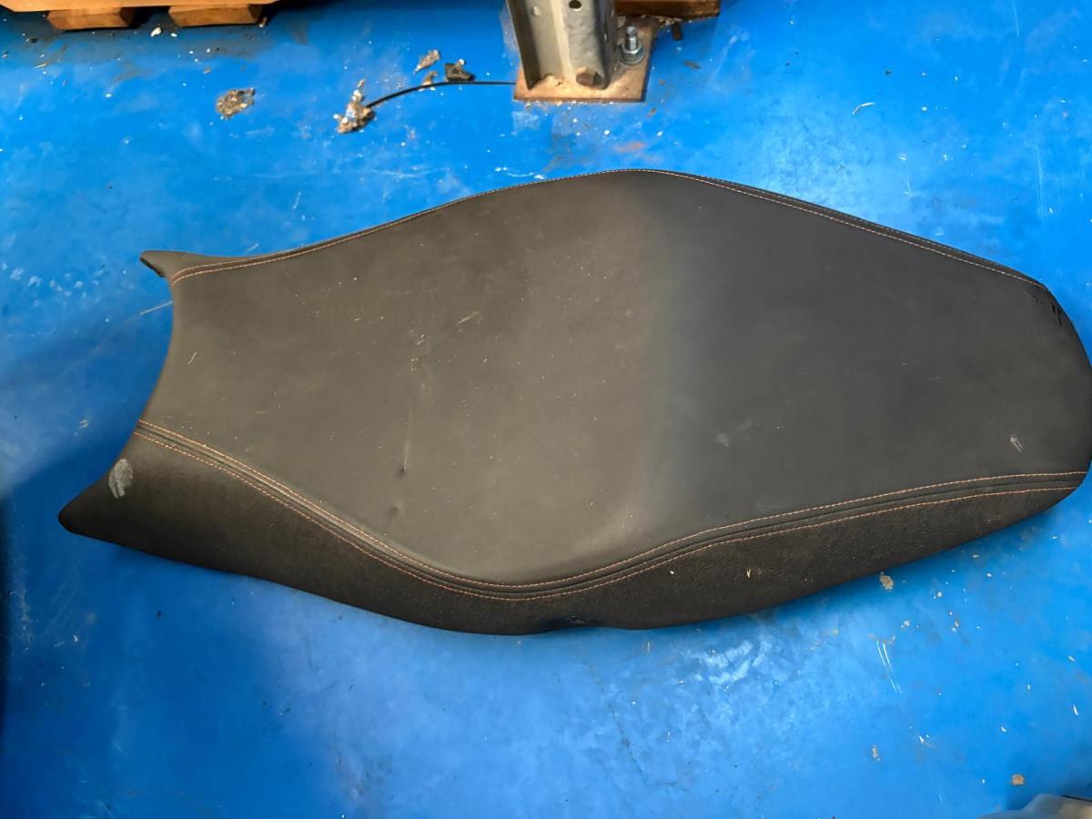 Asiento Monster 696 Ducati