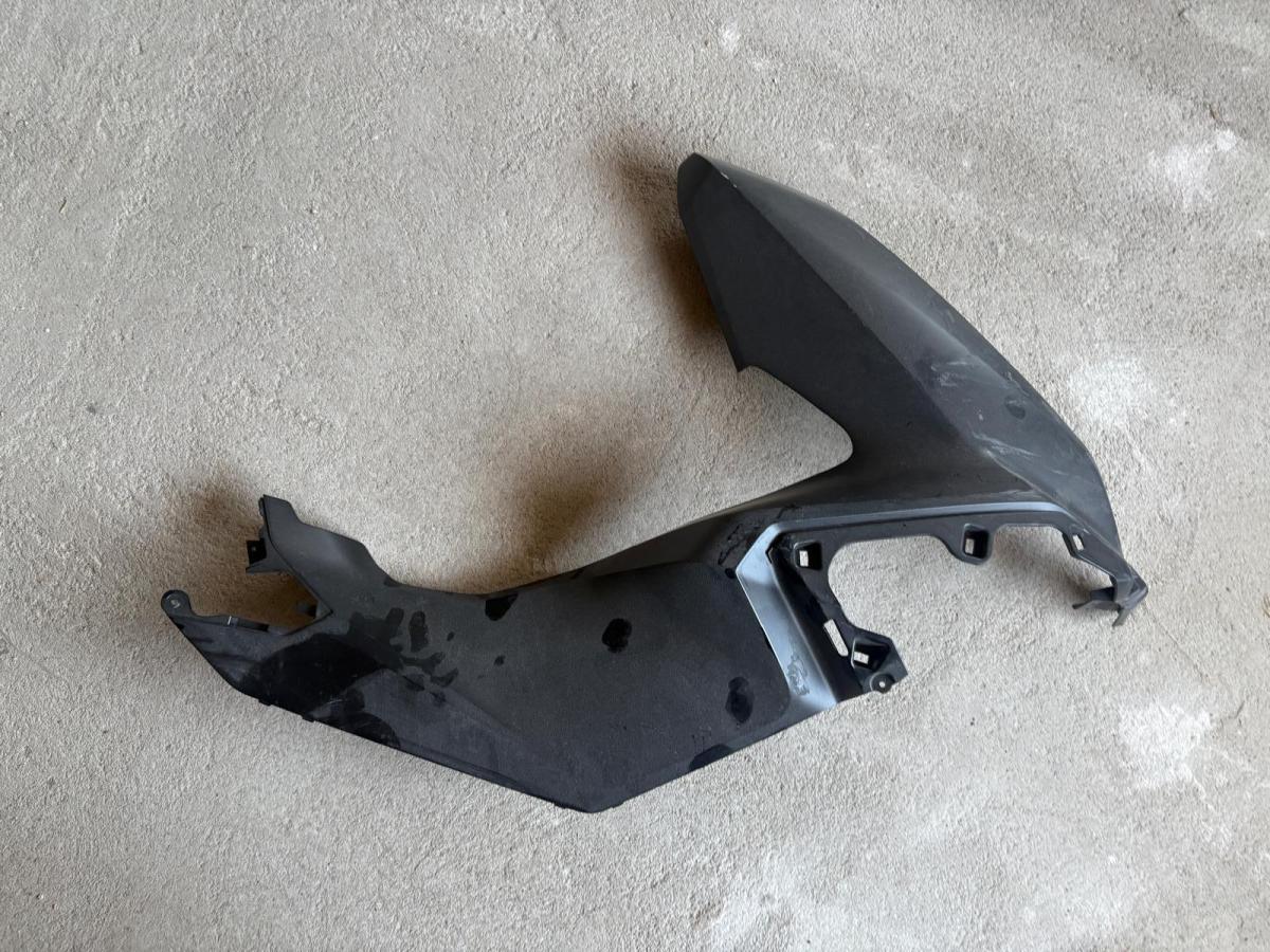 Lateral derecho PCX 2025-2026 carenado Honda