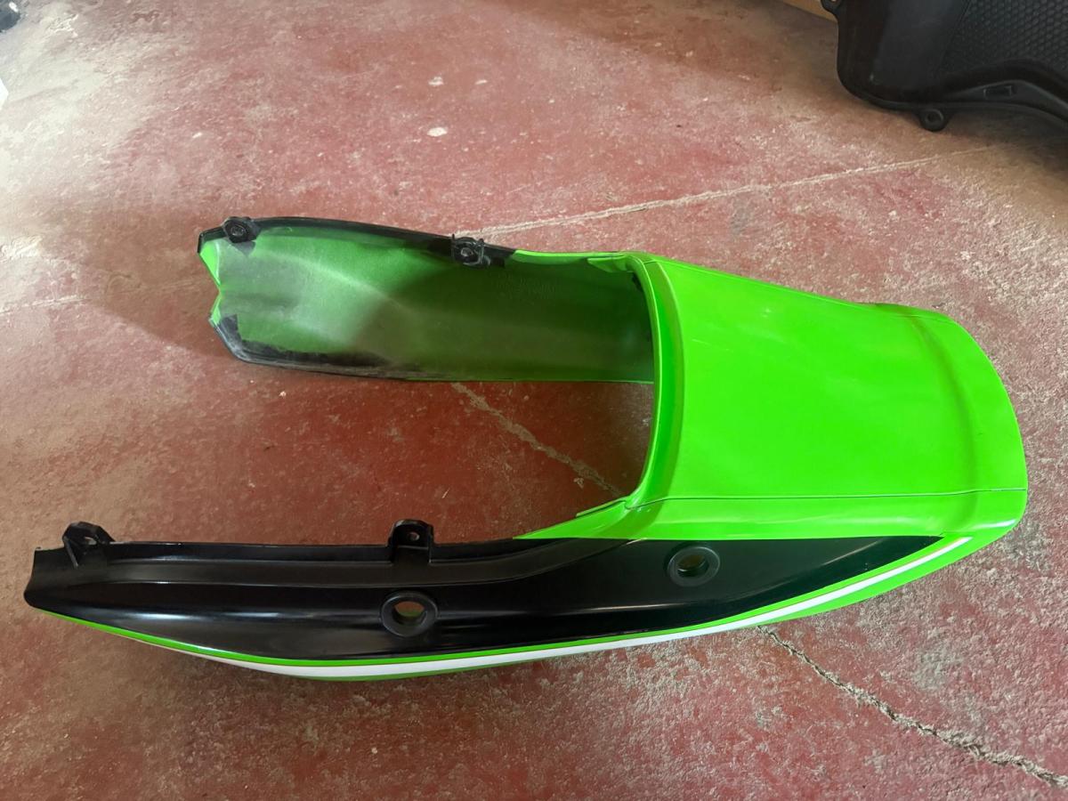 Colin parte trasera ZRX 1200 KawasakI