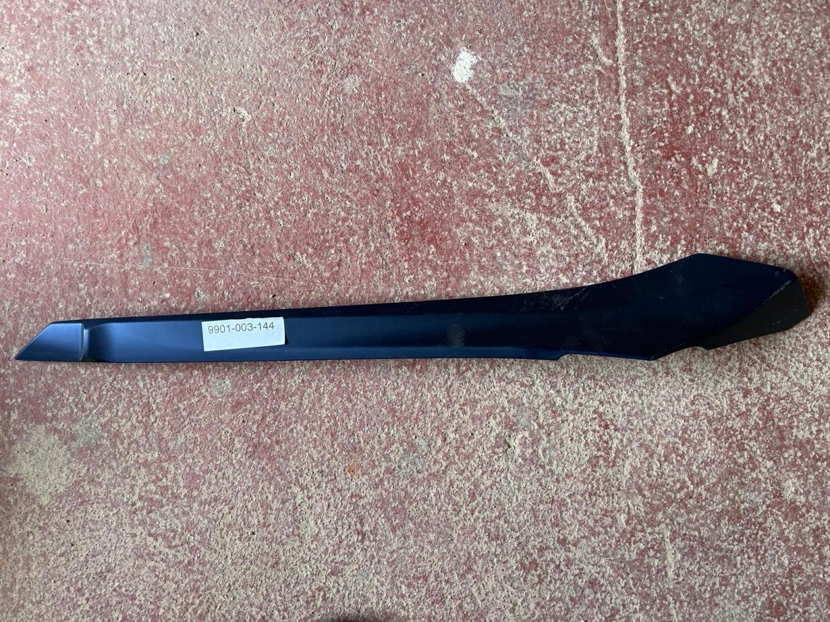 Quilla izquierda AZUL XMax 125 300 400 2018-2022 x-max