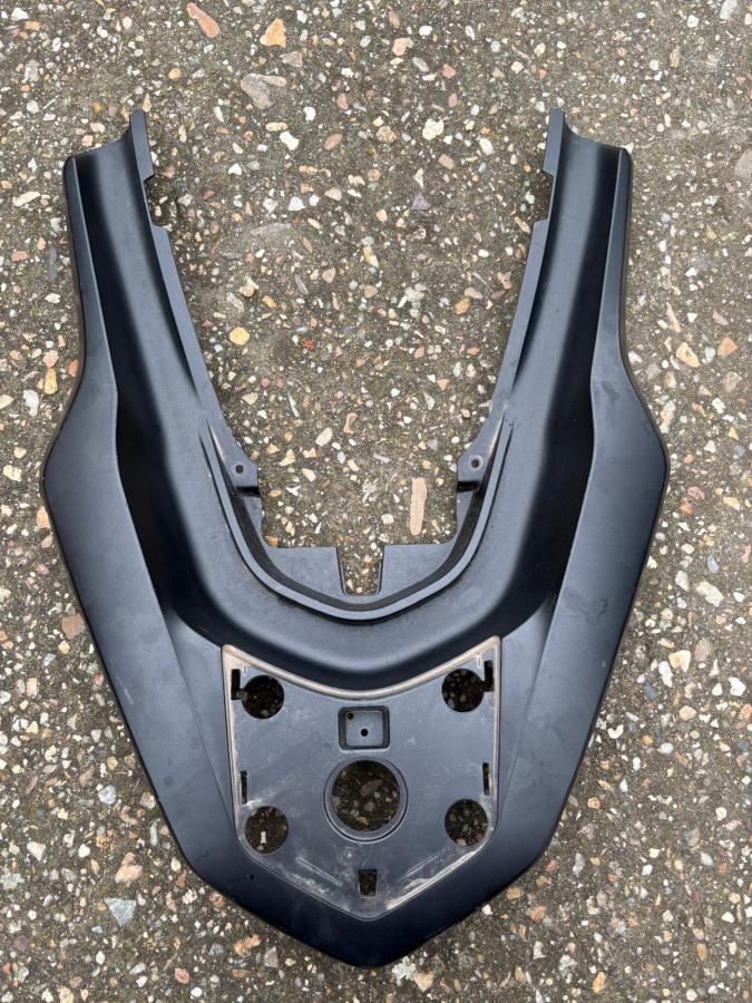 Cubierta agarre PCX 125 2025-2026 tapa trasera