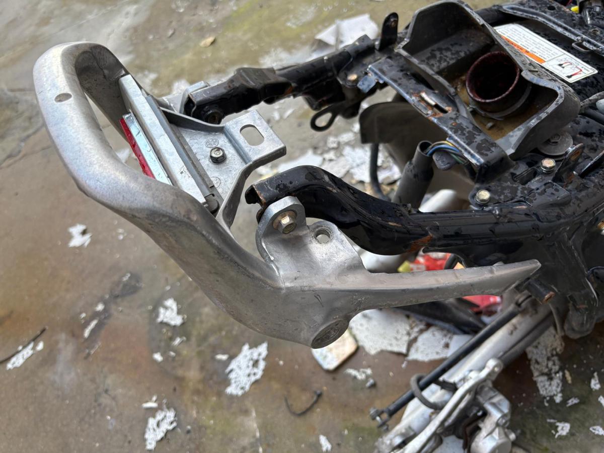Asa trasera VMax 1200 Yamaha