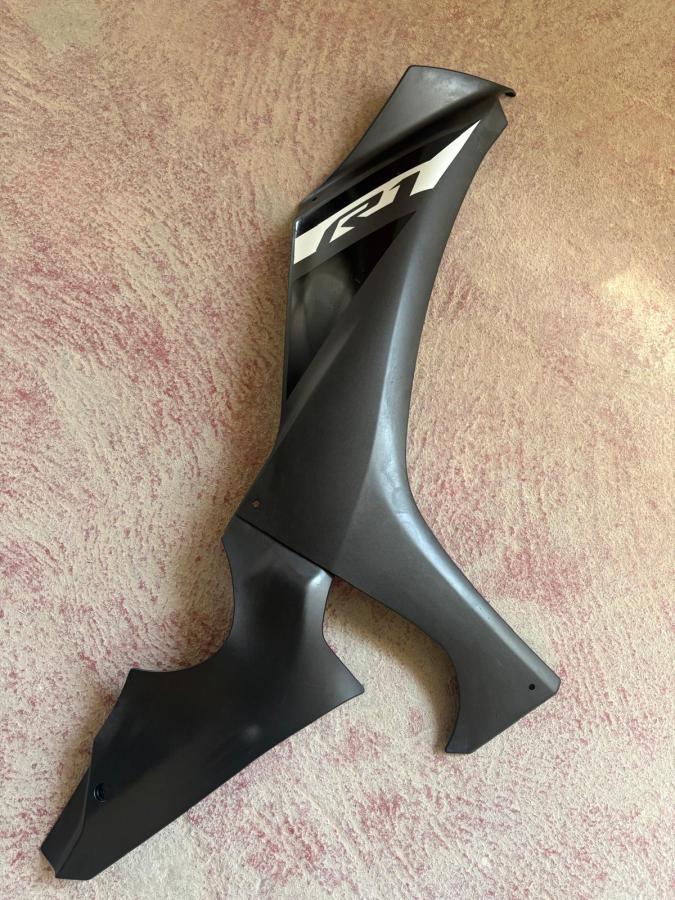 Carenado derecho YZF R1 2020 Yamaha