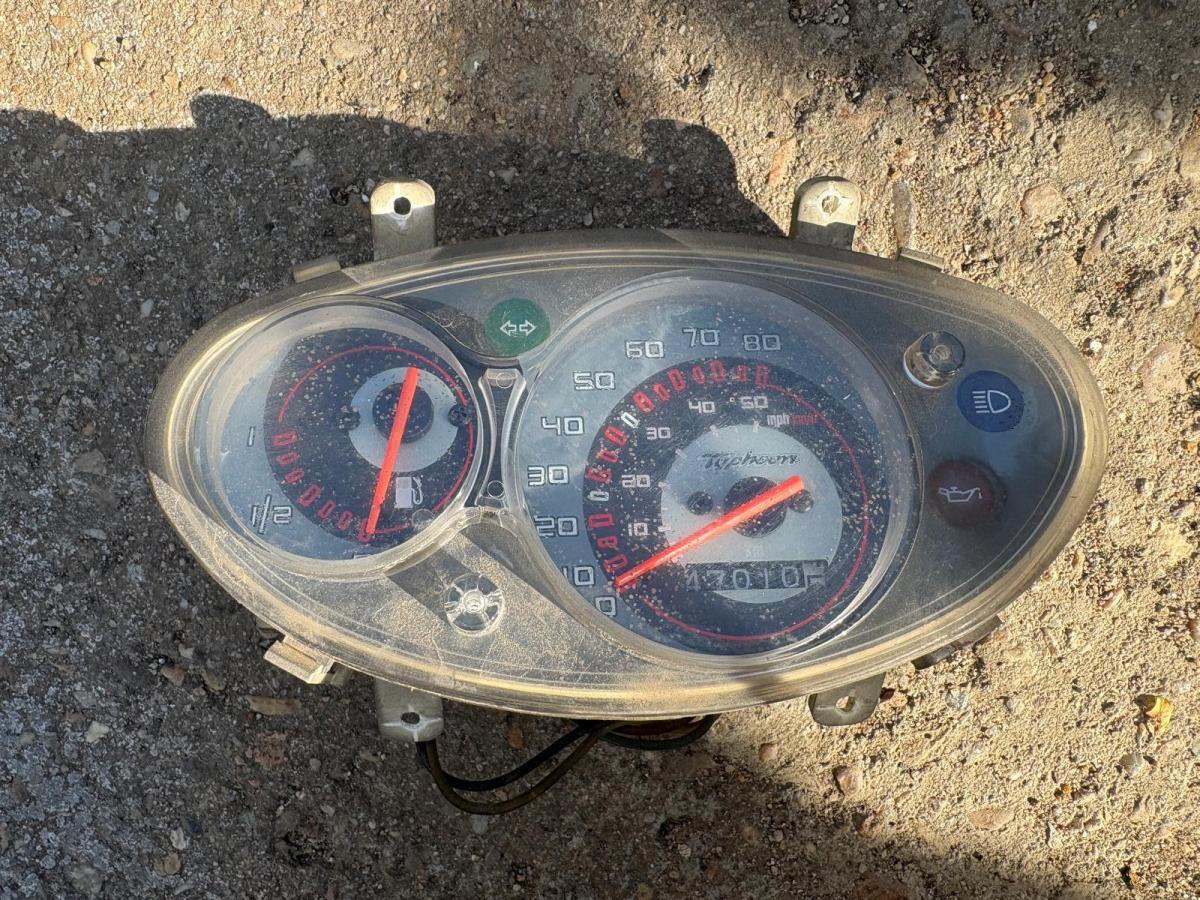 Velocimetro Typhoon 50 Piaggio tacometro