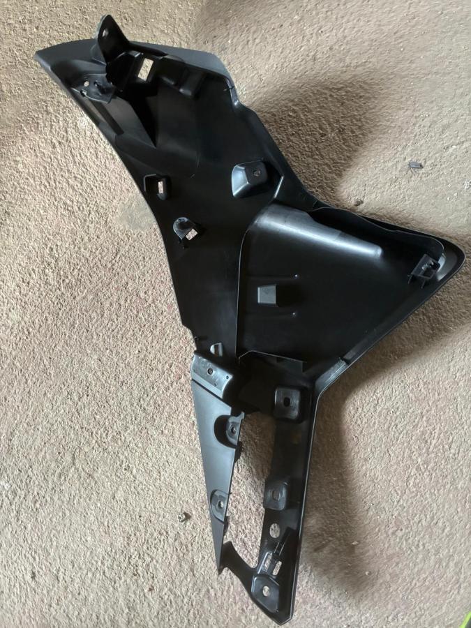 Carenado lateral derecho Yamaha Tracer 900 2021-2023 (B5U)