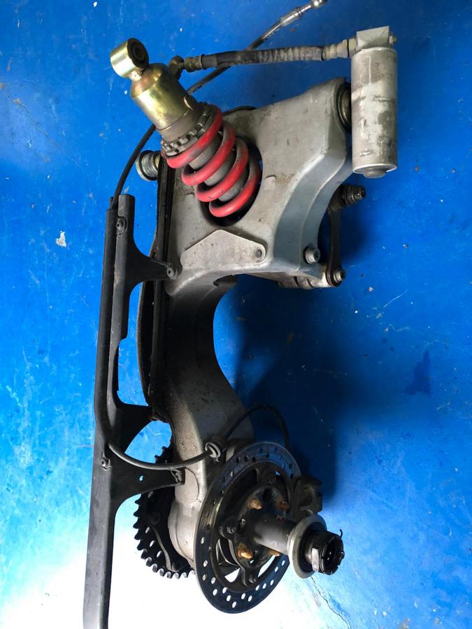 Basculante monobrazo Triumph  Daytona 955 2002-2005 (955i)