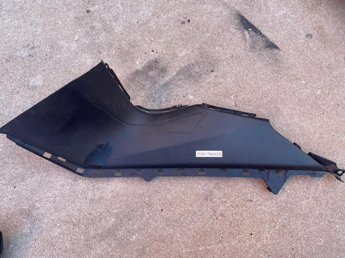 Panel lateral izquierdo TMax 530 2017-2019